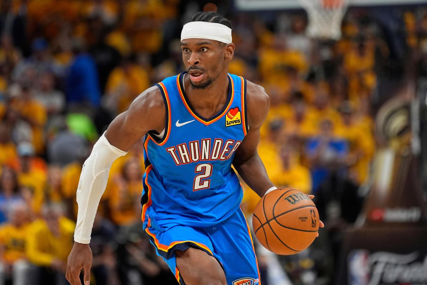 Shai Gilgeous-Alexander agrees to massive 4-year extension with NBA champion Thunder, AP source says