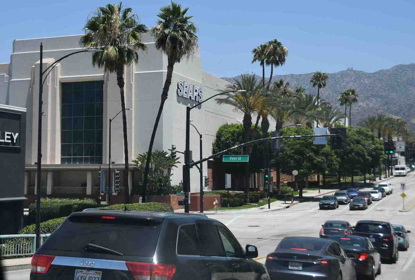 Closure of Sears store in Burbank leaves East Bay site the last one standing in California