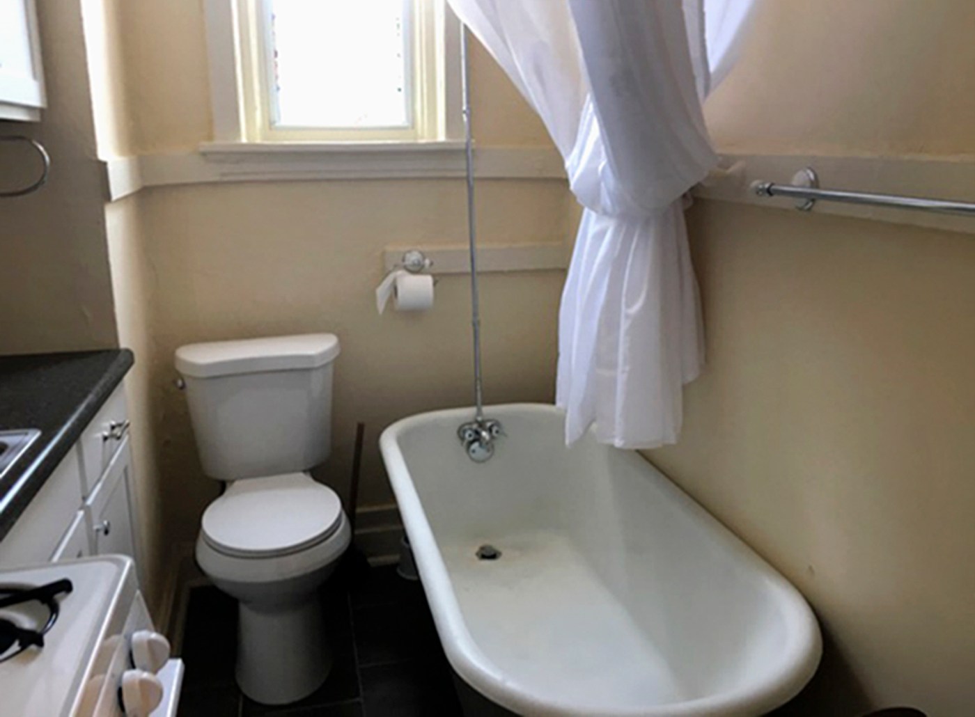 Alameda dad left 1-year-old in bath as he cooked, scalding most of her body, police say