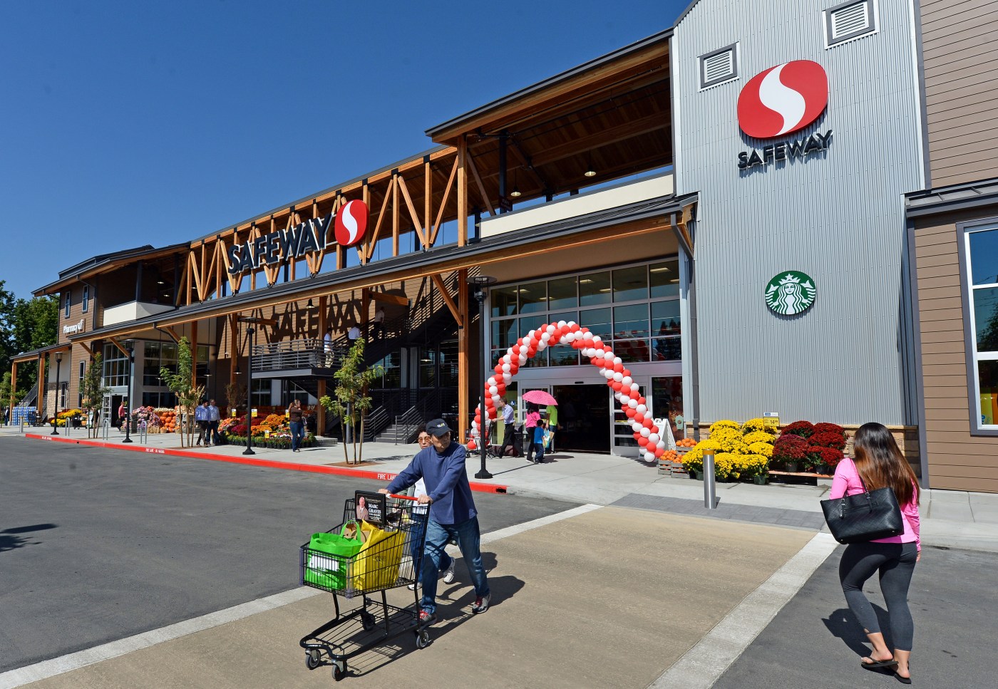 Safeway workers prepare for strikes in Northern California this weekend