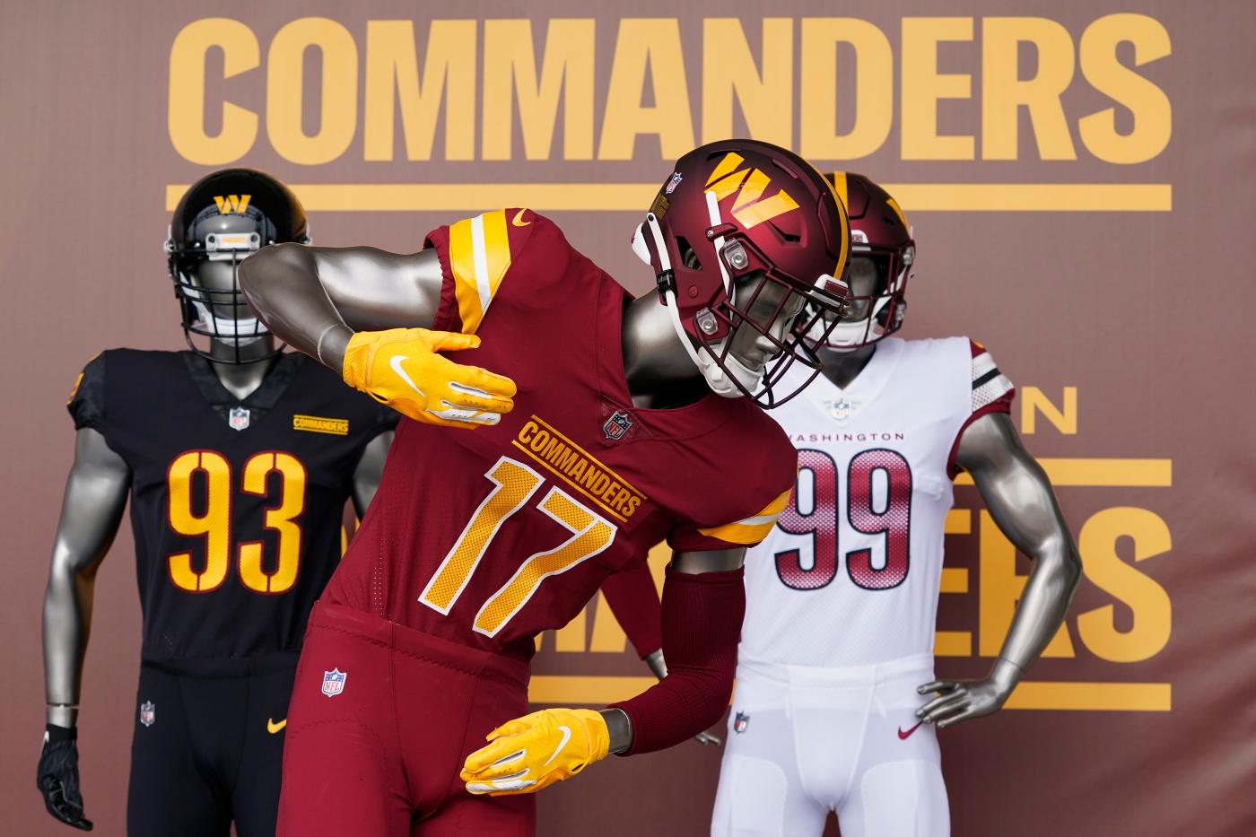 Trump threatens to hold up stadium deal if Washington Commanders don’t switch back to former name