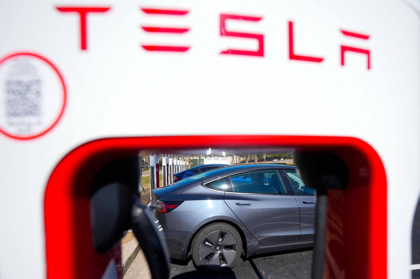 Samsung’s Tesla order fuels recovery bets despite chip woes