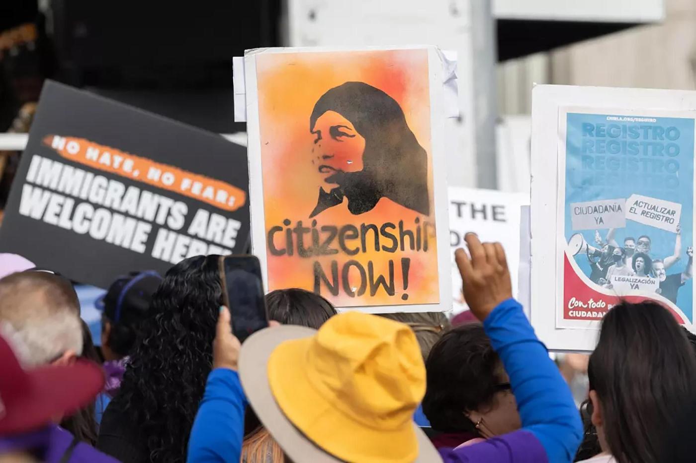 Immigration to US declines for first time in 50 years, study shows