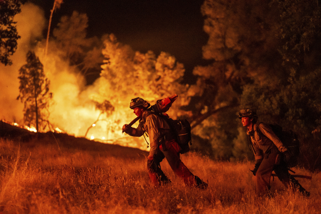 Pickett Fire grows to nearly 6,000 acres, firefighters battling ‘challenging’ conditions into Sunday morning