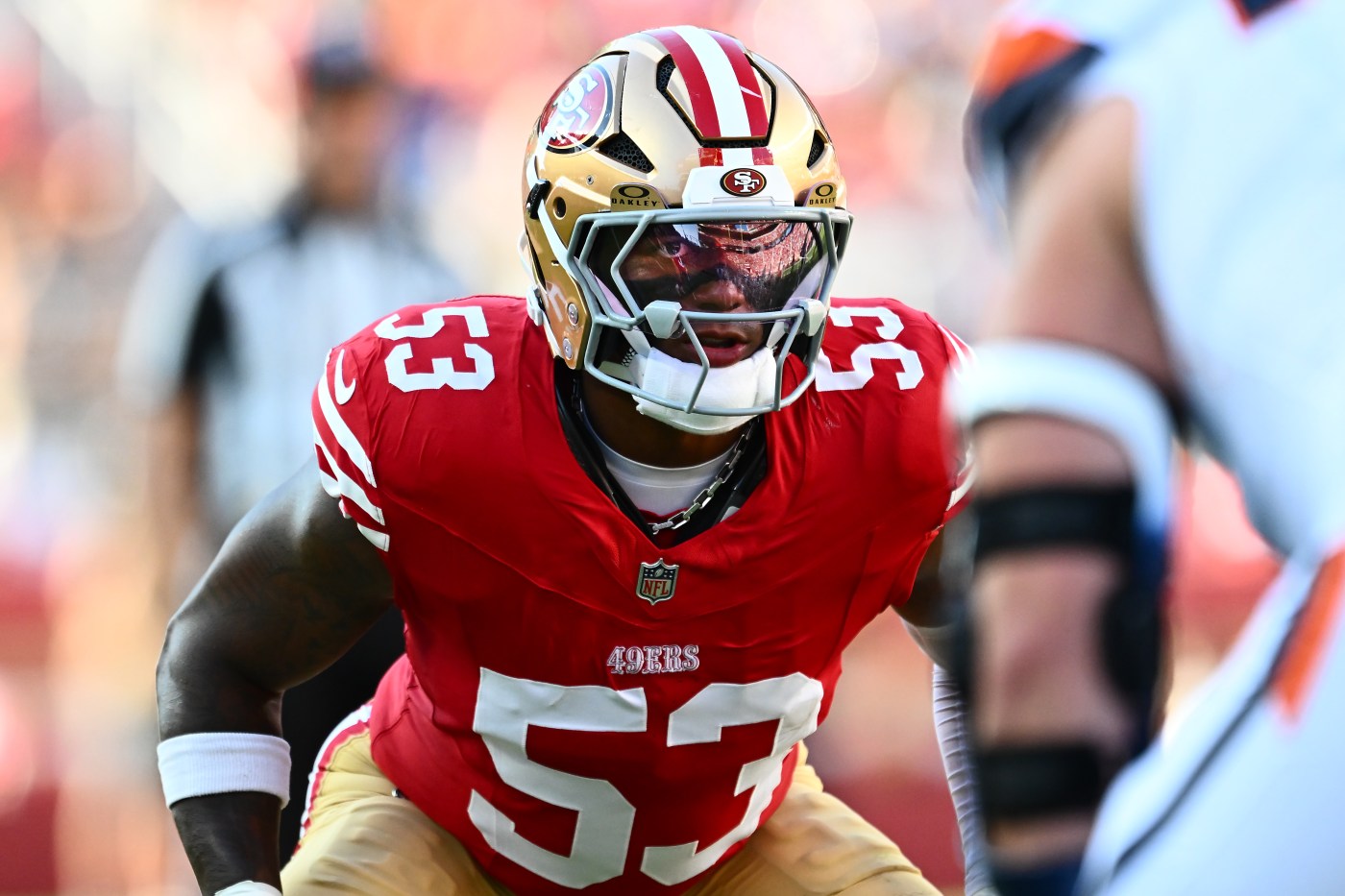 49ers defense opens preseason with growing pains while a Hall of Famer comes to watch