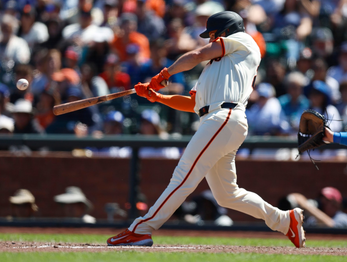 SF Giants’ Chapman lands on injured list, Roupp returns to rotation