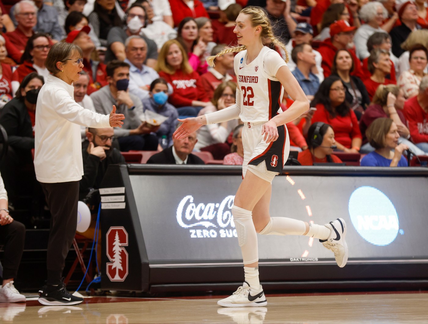 Stanford legend VanDerveer explains why Sparks’ Cameron Brink, finally healthy, has “unlimited” potential