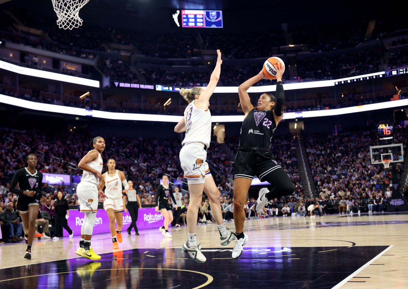 Shorthanded Valkyries run out of gas against star-studded Mercury