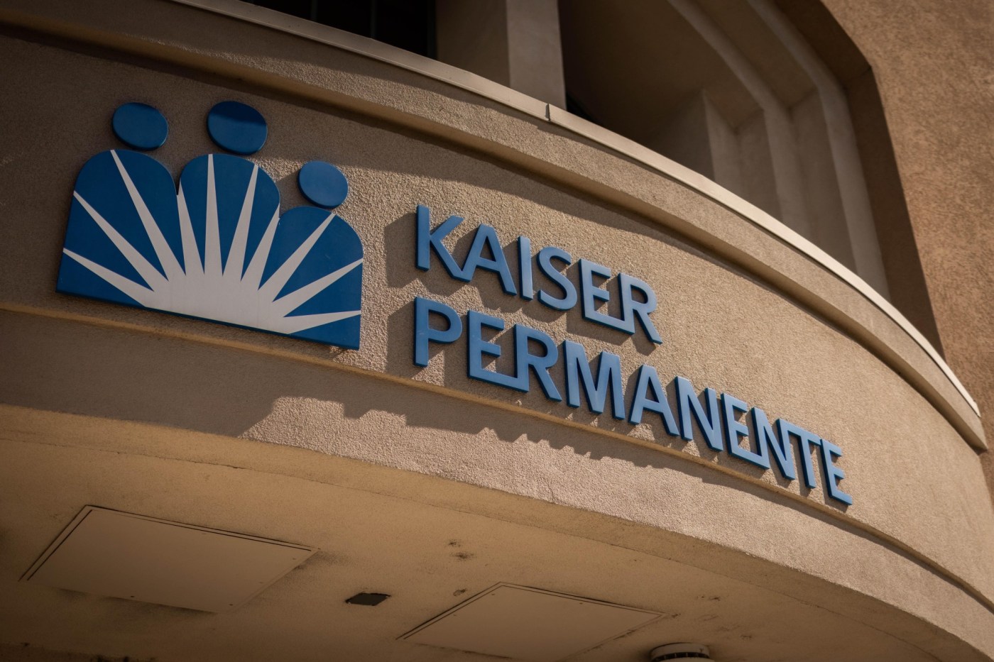 Hospital chains accuse Kaiser of shortchanging them for ER treatment of its members