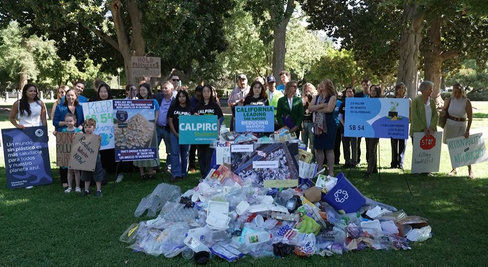 ‘We are drowning in plastic’: Environmentalists, lawmakers urge Newsom not to weaken plastic pollution law