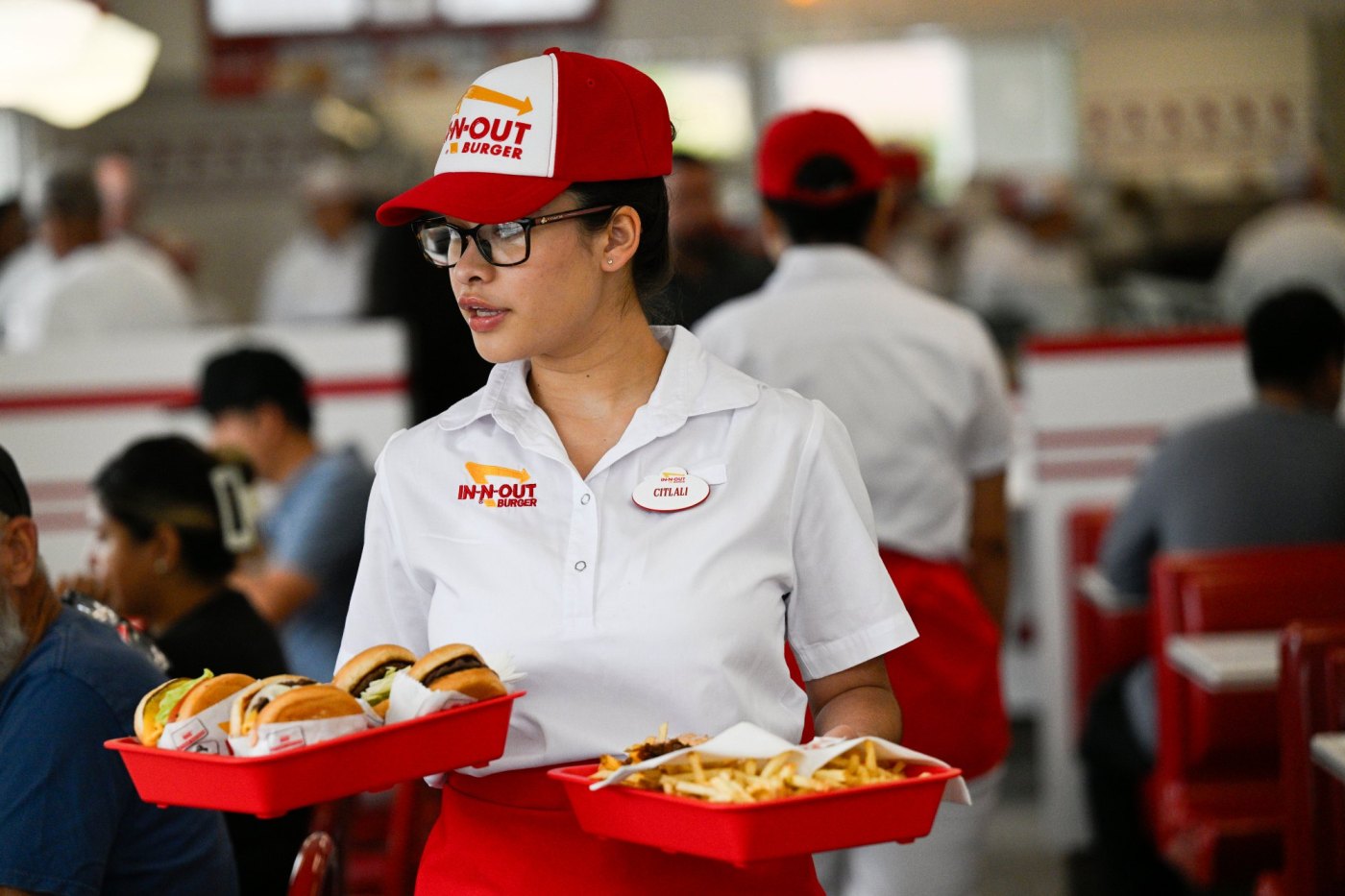 Does In-N-Out Burger’s CEO moving from California to Tennessee hurt the brand?