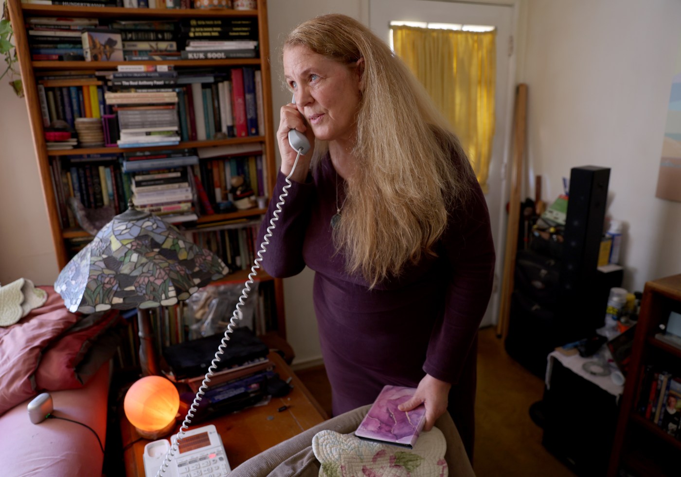 AT&T, ordered to keep providing land-line service, takes fight to California legislature