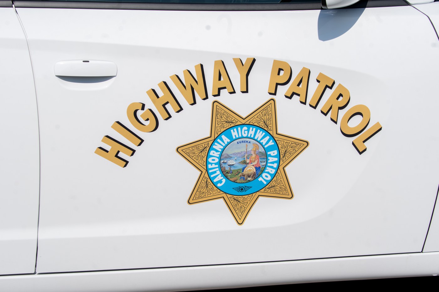 Woman critically injured in Oakland freeway crash