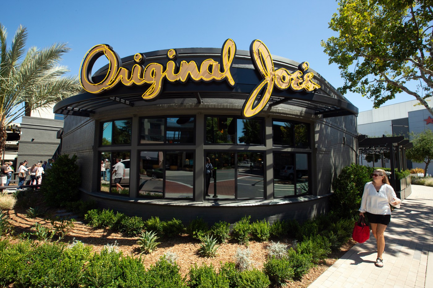 Kitchen fire closes newly opened Original Joe’s in Walnut Creek