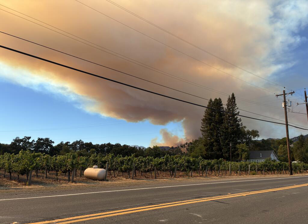Wildfire near Calistoga prompts evacuation orders