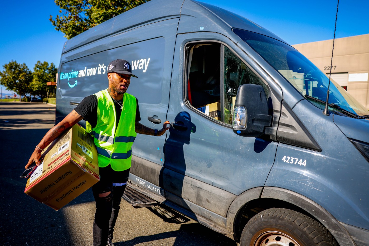 Amazon to offer same-day groceries delivery in 2,300 cities