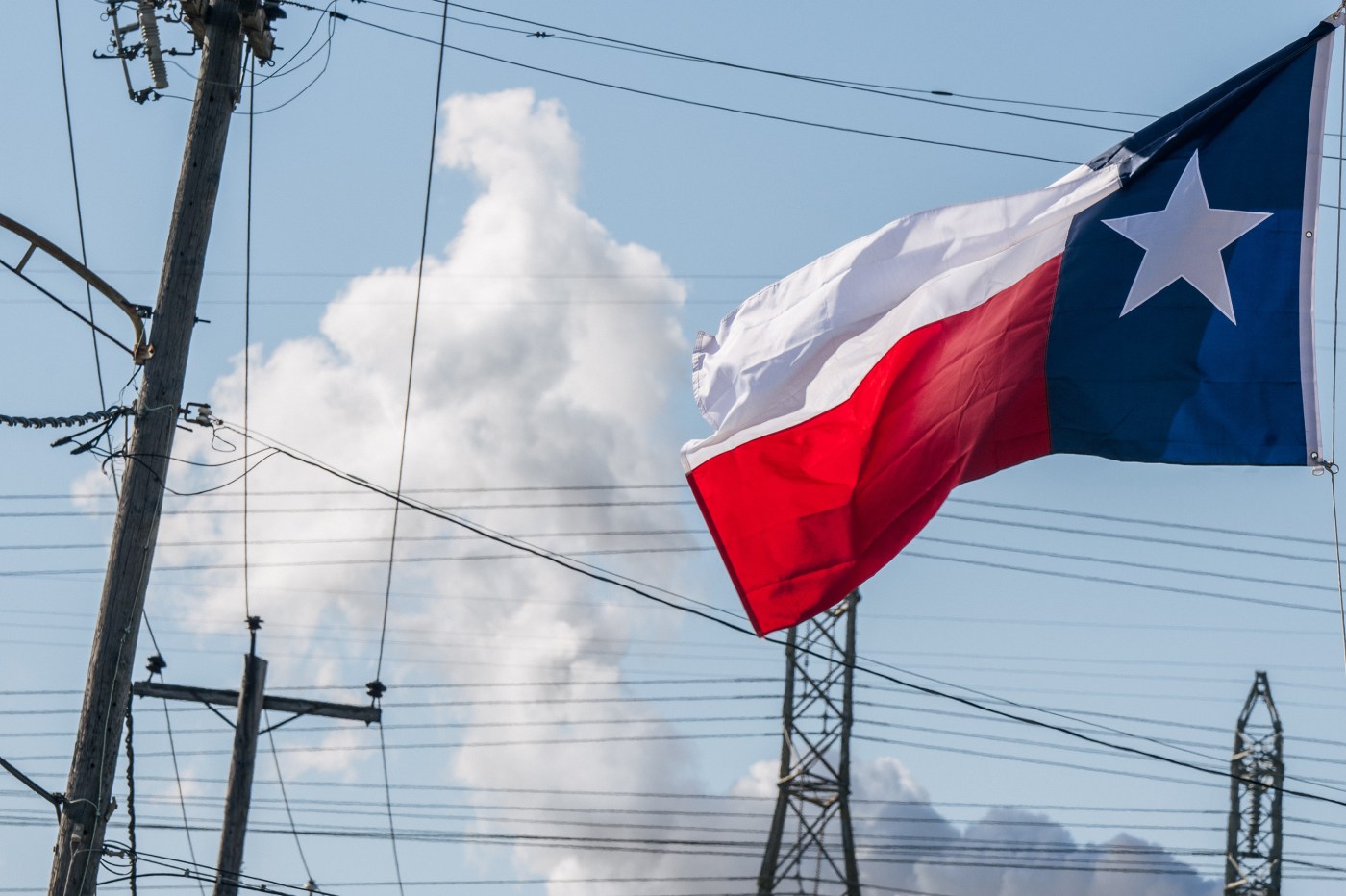 Edwards: Poor and uninsured. Why the Texas economy is all hat and no cattle.