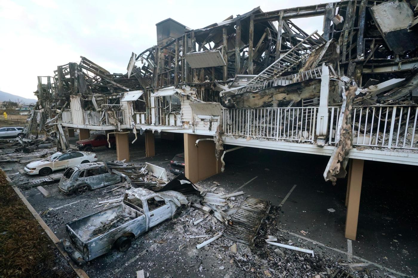 New studies tie unrecognized deaths and health problems to California and Hawaii wildfires
