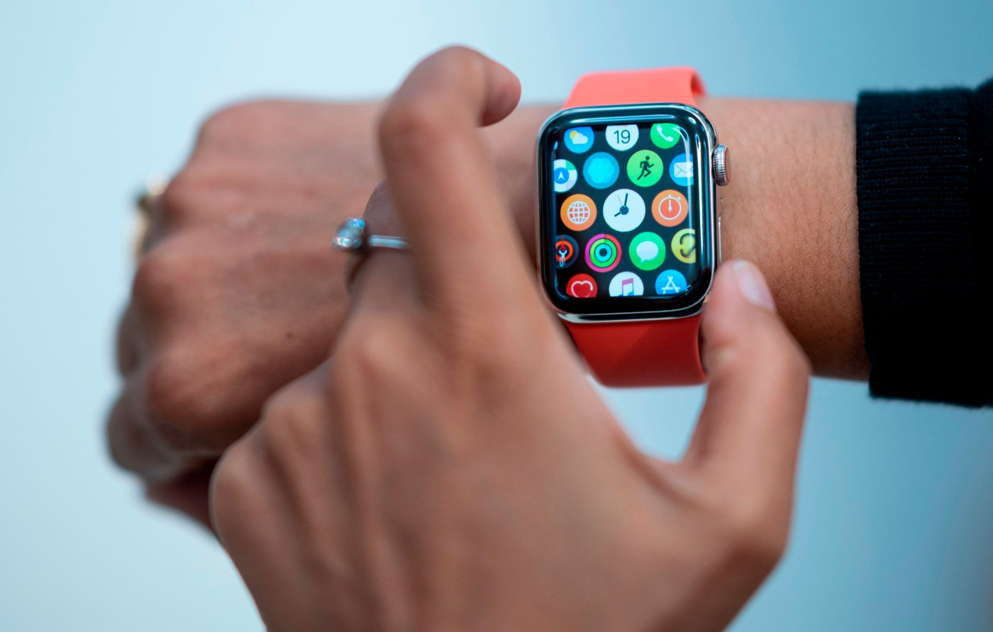 Apple Watch blood oxygen tracker back in US with workaround