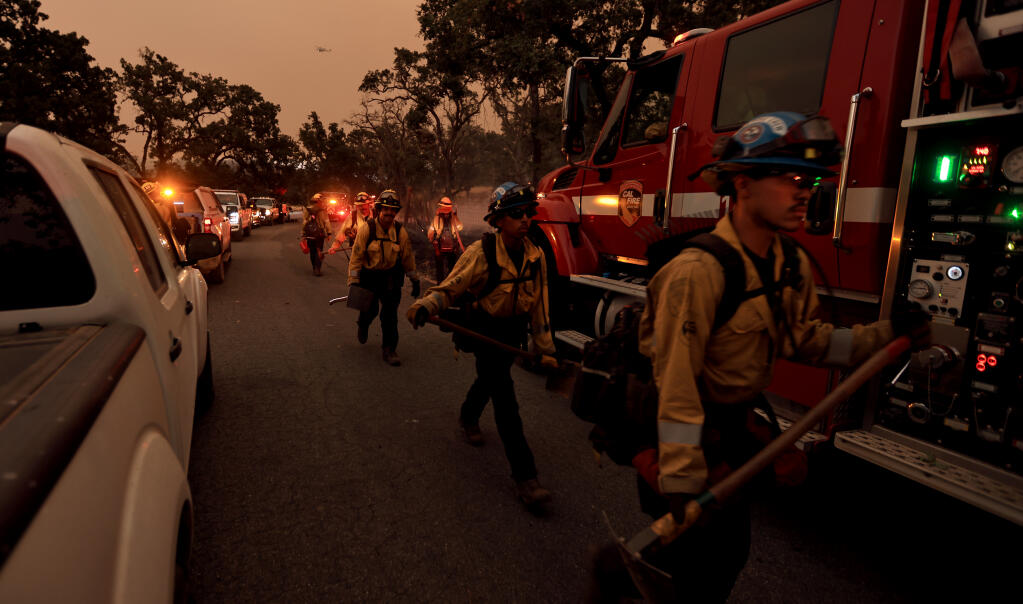 Pickett Fire: Crews seek to hold line as Napa County blaze reaches 6,800 acres
