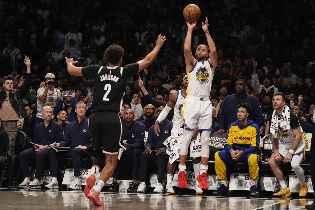 Why Steph Curry will benefit from new NBA 3-point ‘heave’ rule