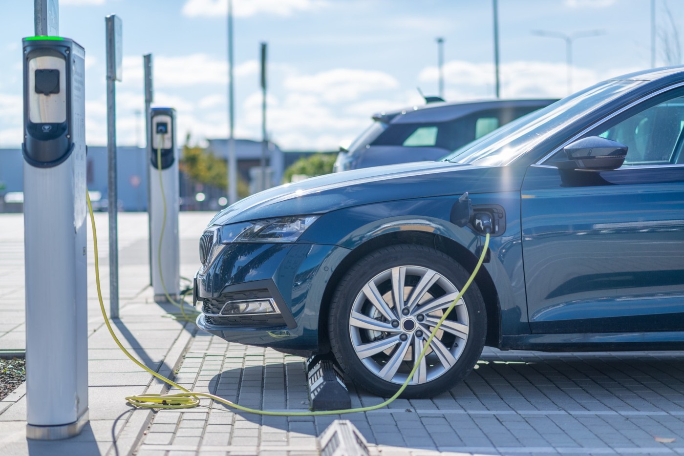 California launches $55 million program to expand EV fast charging network