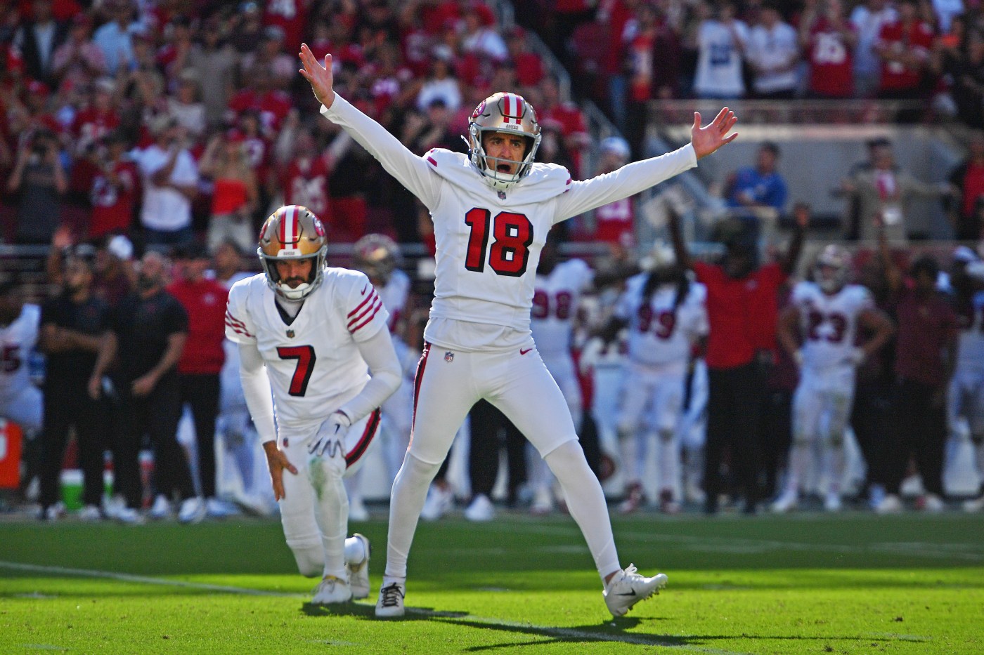 Photos:  San Francisco 49ers claim first place in NFC West with 16-15 win over Arizona Cardinals