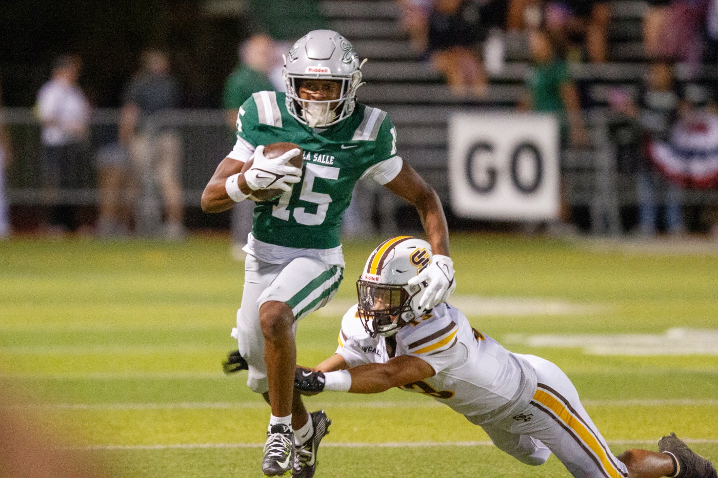 De La Salle overpowers St. Francis, improves to 3-0