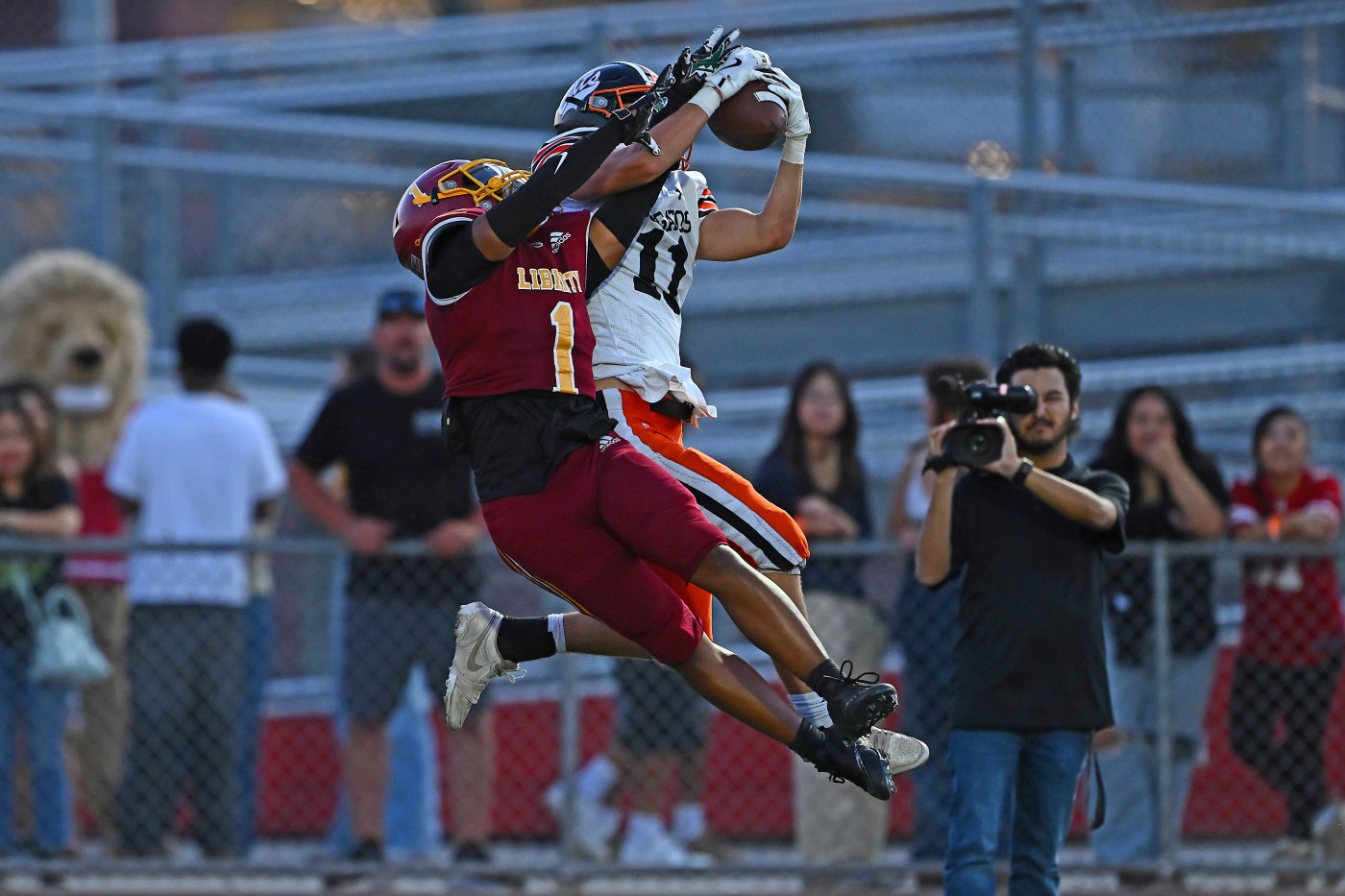 Los Gatos rolls past Liberty behind second-quarter surge, captures first win of season