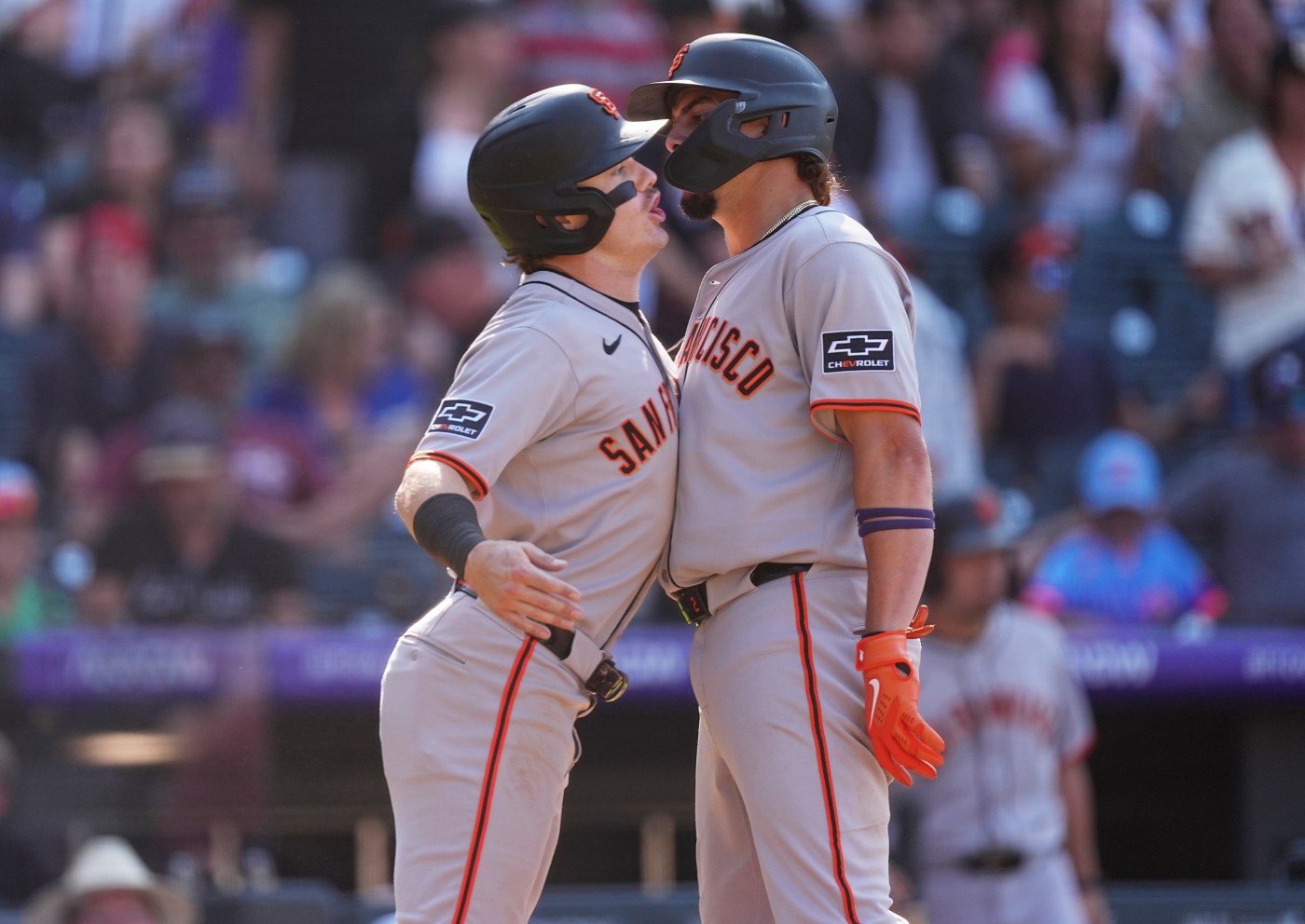 SF Giants continue rolling by blasting Rockies, move back to .500