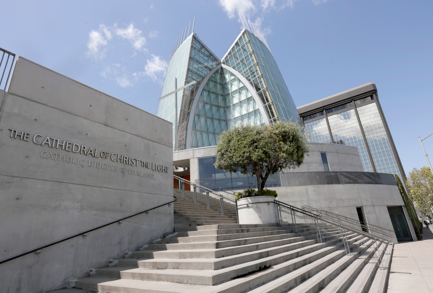 Diocese of Oakland seeks to pull plug on bankruptcy, send sex abuse cases back to court