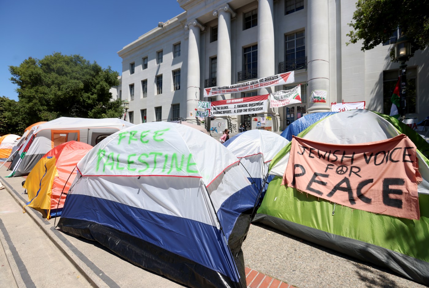 UC Berkeley shares names of students, staff with feds amid antisemitism investigation