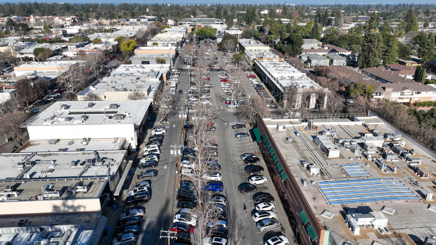 Menlo Park opens bidding for downtown affordable housing project