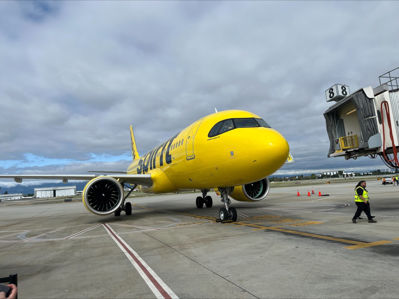 United adds flights for Spirit flyers in case of shut-down