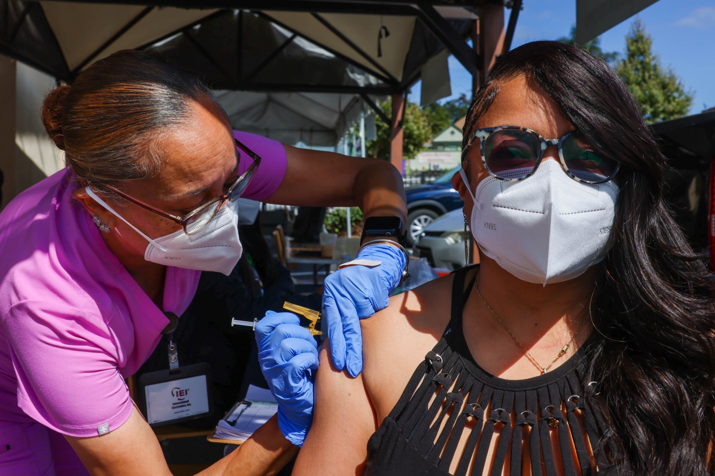 Major California health insurers side with Newsom and medical groups to cover COVID shots