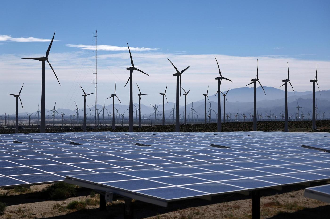 Silicon Valley bets on solar startup as US sector shrinks
