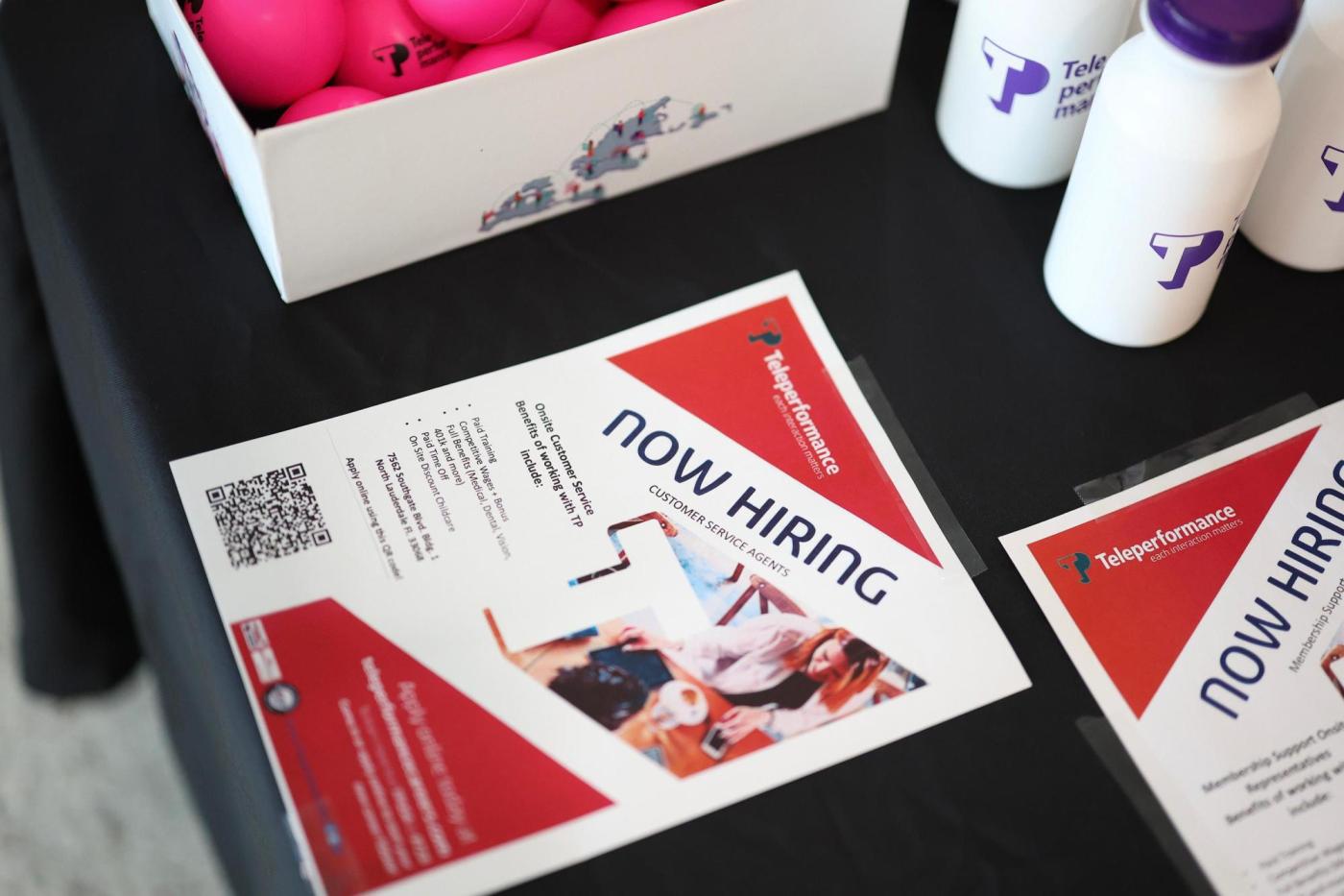 Economists are realizing the job market is cooling. Workers have known it for months