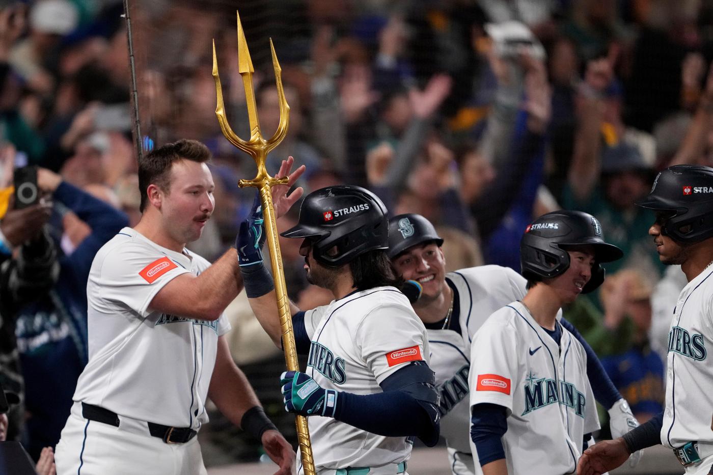 Mariners a win from first World Series, beat Blue Jays on Suárez’s grand slam for 3-2 ALCS lead