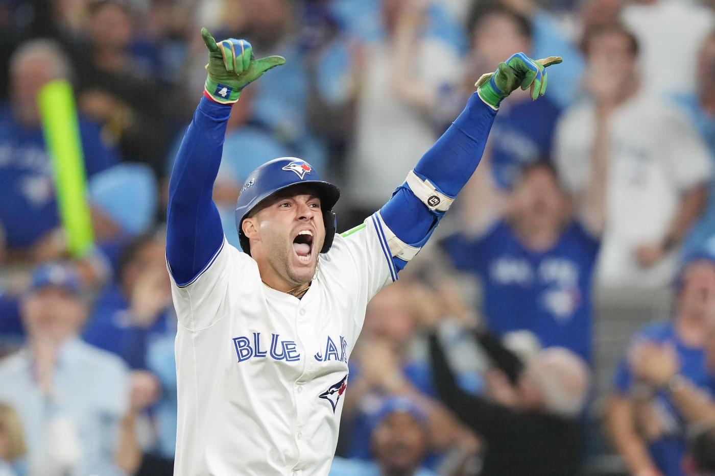 Springer’s HR sends Blue Jays to World Series with 4-3 win over Mariners in Game 7 of ALCS