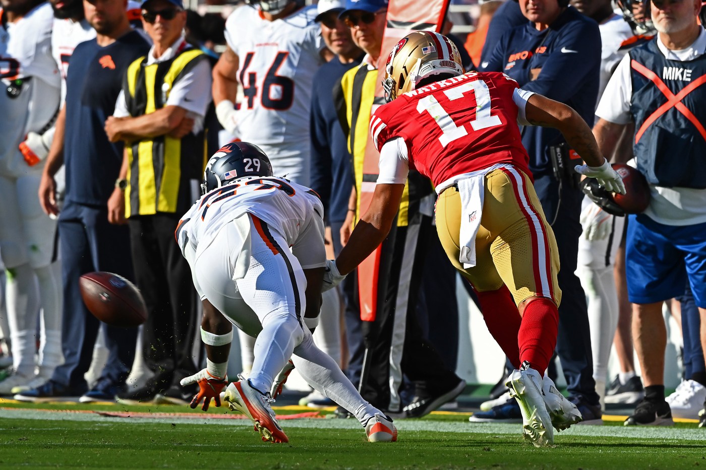 49ers pregame: WR Watkins debuting, all cornerbacks suiting up vs Texans