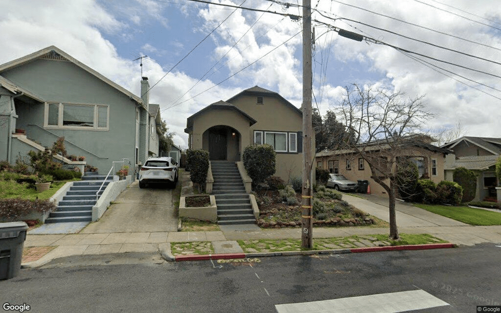 Detached house sells in Oakland for $1.5 million