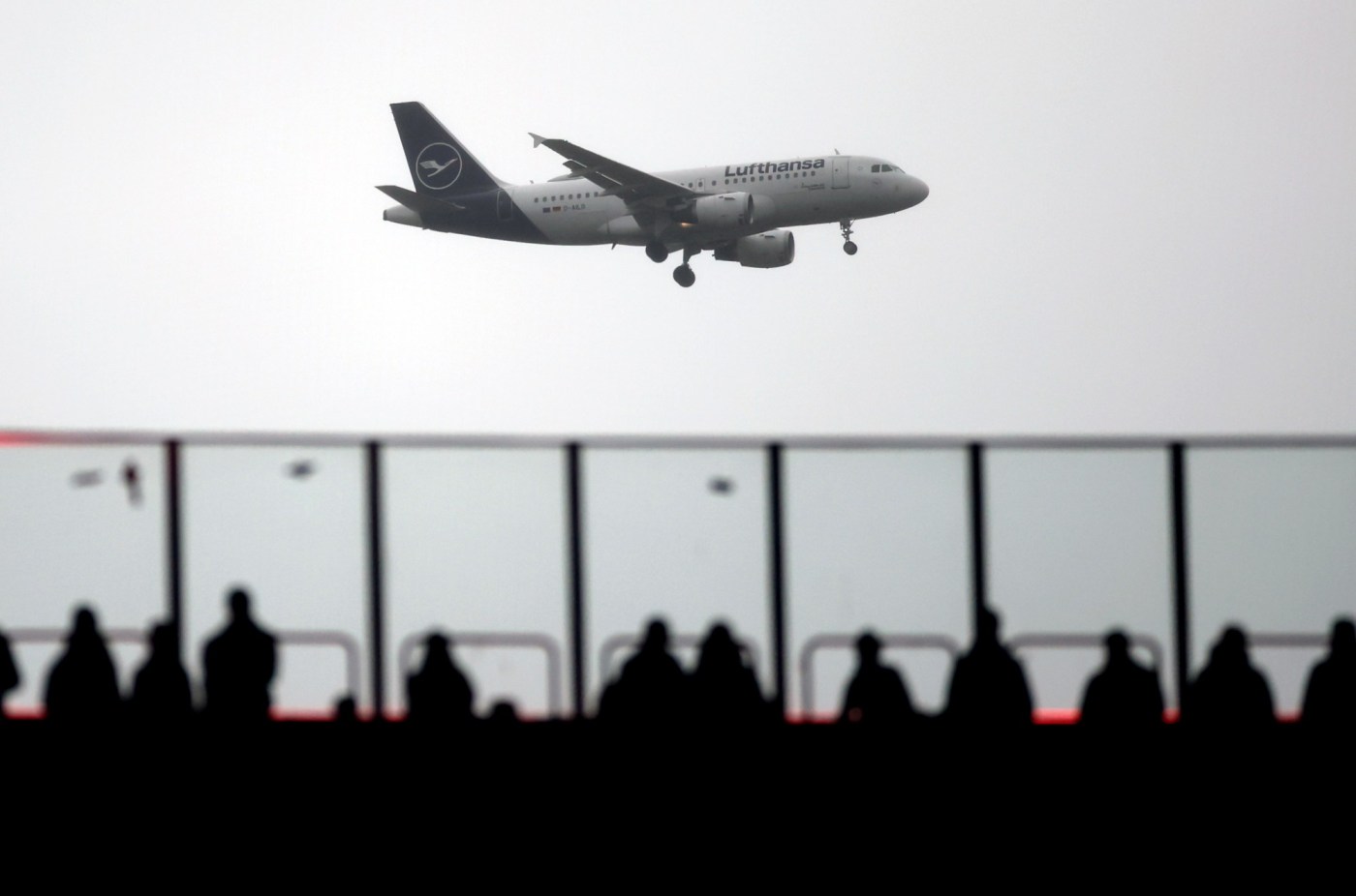 Flight diverted to Boston after passenger stabs 2 teens with fork