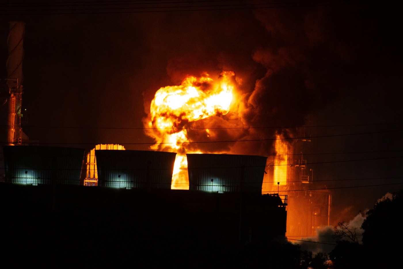 Letters: Refinery closures, explosion guarantee a gas crunch
