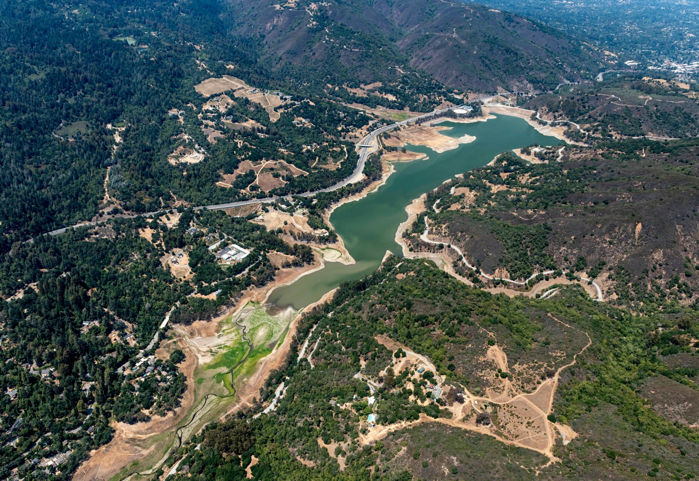 Letters: Will California data centers cut their water use during a drought?