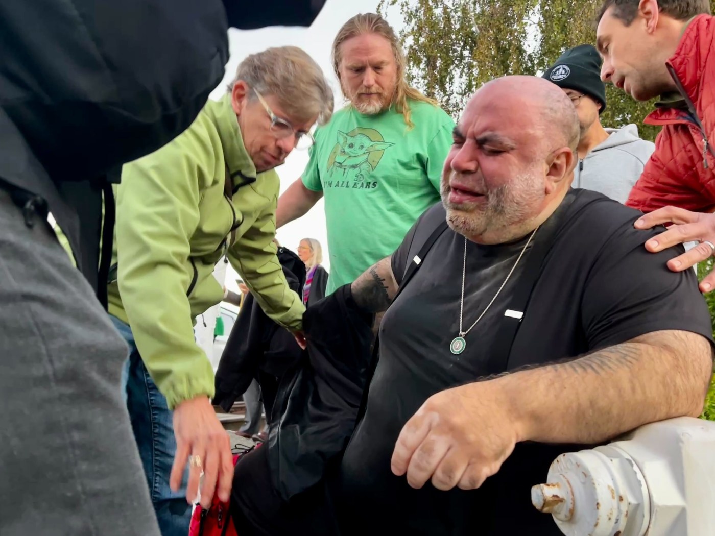 Federal agents clash with protesters as immigration raid descends on Bay Area
