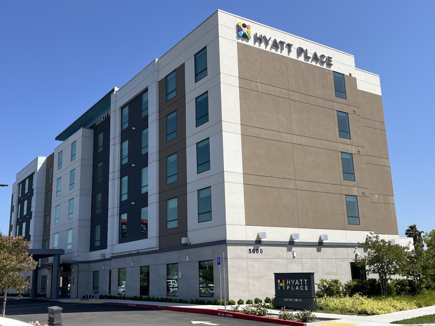 East Bay hotel is foreclosed in sign of region’s ailing lodging market