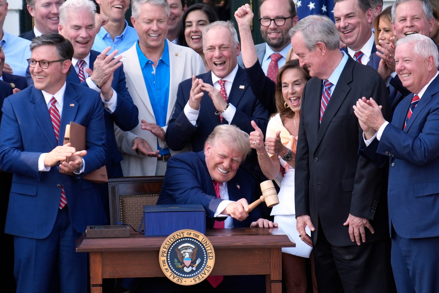 Opinion: Politicians seem incapable of balancing the federal budget