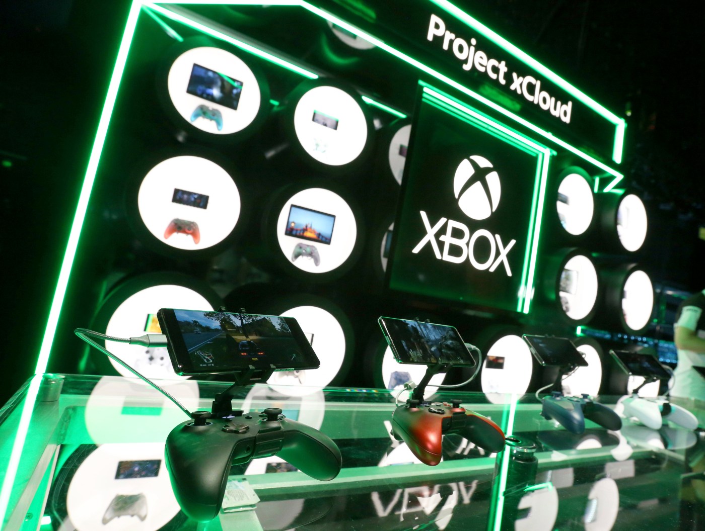 Microsoft pushes Xbox division to hit higher profit margins