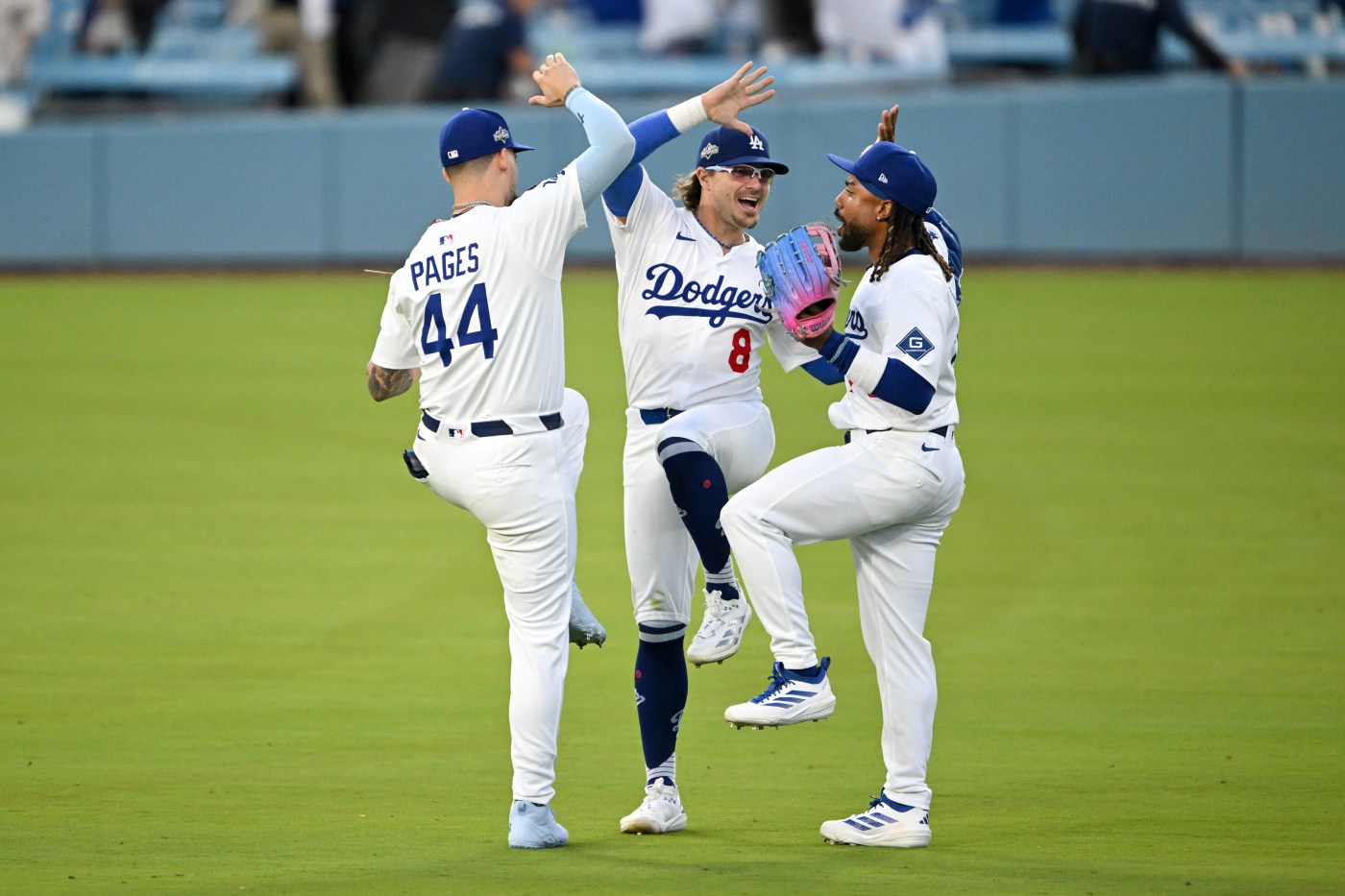 SF Giants claim 2 including former Dodgers outfielder, DFA righty starter