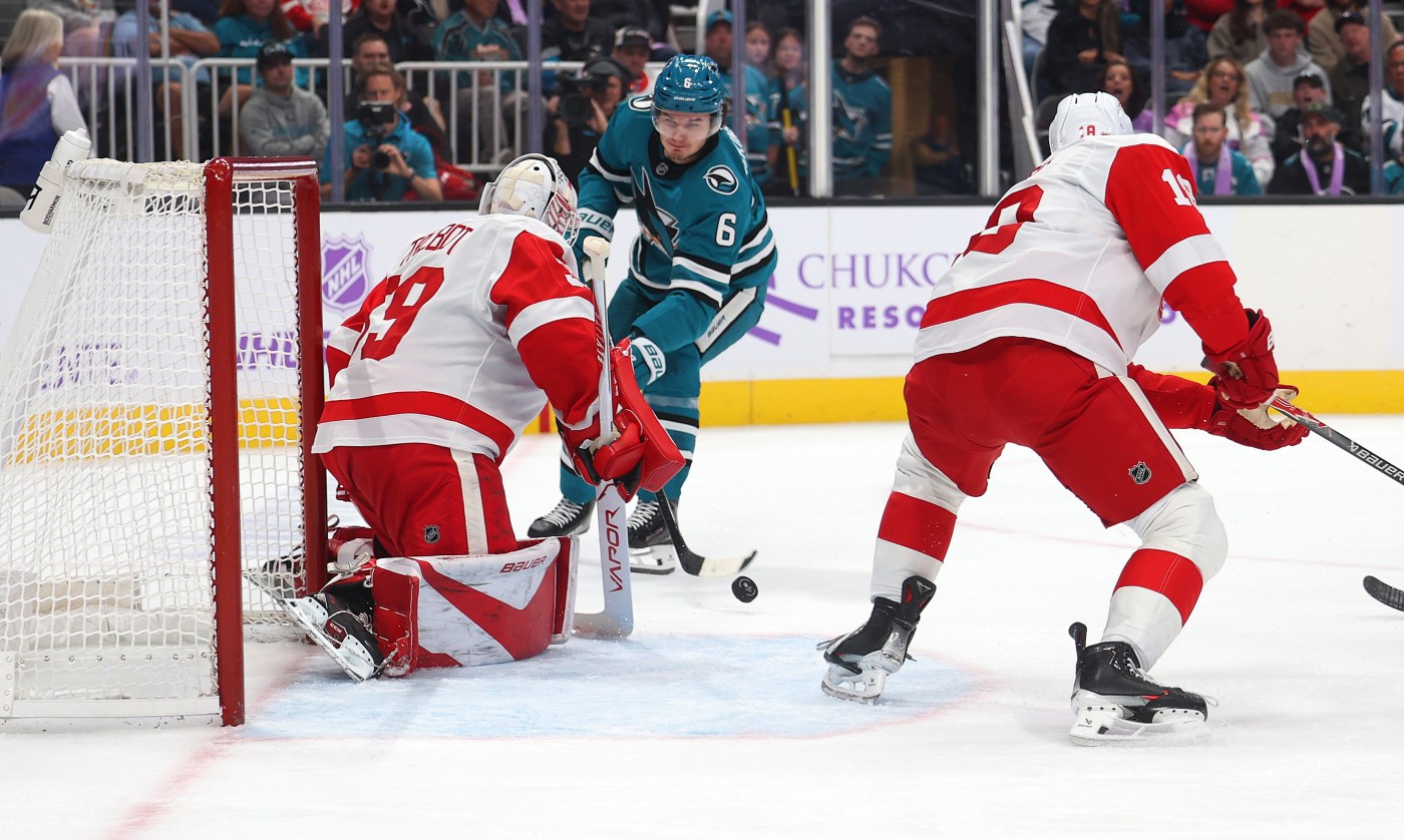 Sharks lose in shootout, but Dickinson has a weekend he’ll remember forever
